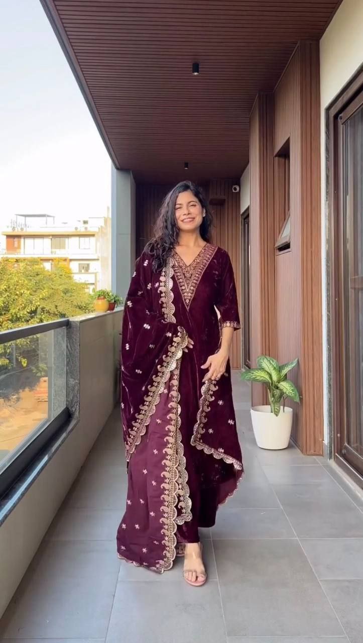 Sequin embroidered velvet kurta pant set with dupatta - KUR-002 - image 1