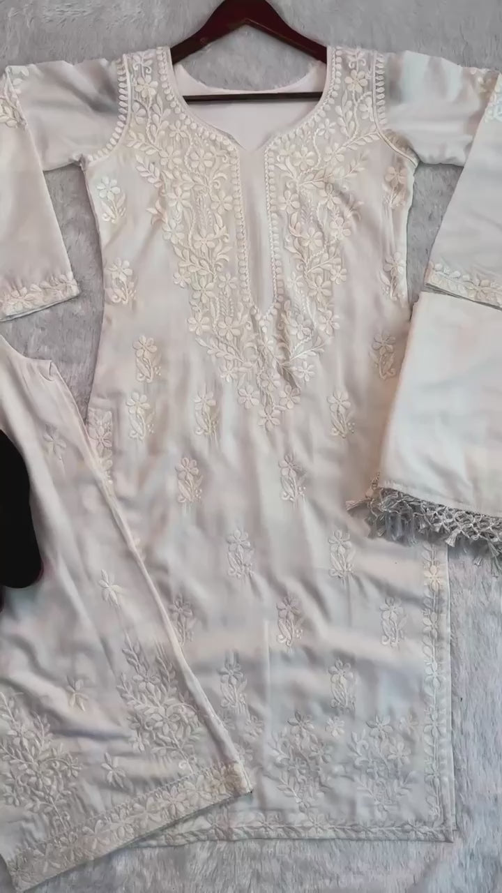 Video of Champagne Sand Maslin embroidered palazzo suit set with dupatta